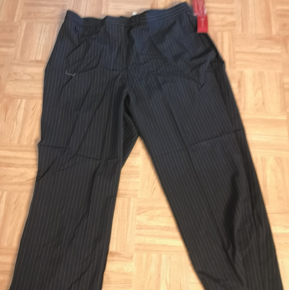 JM Collection women's pant size 18 short NWT